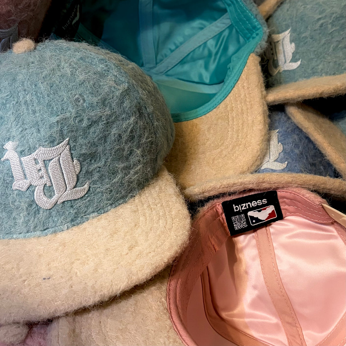 PASTEL ZNAPBACK